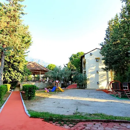 Hotel Petit Garden *